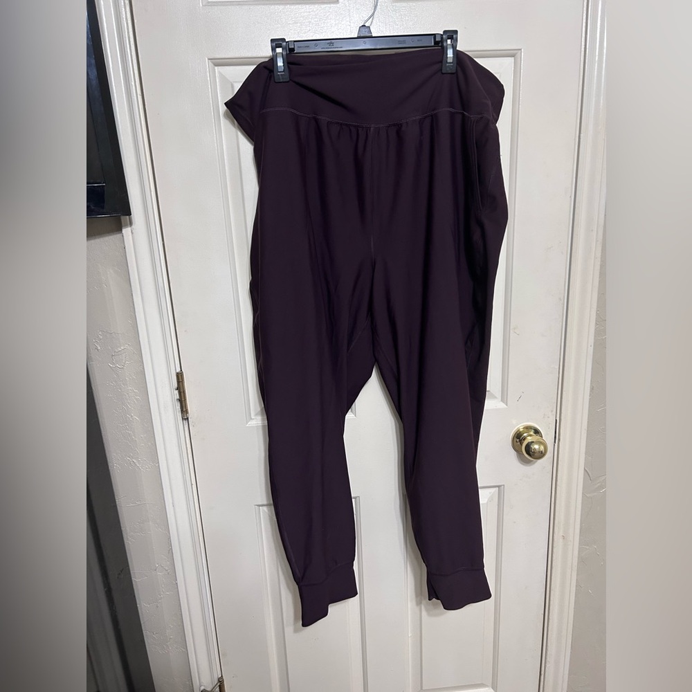 BUNDLE 2 Old Navy Active High Rise Joggers burgundy and khaki